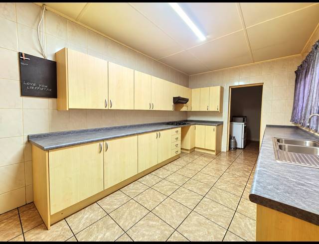 4 BEDROOM HOUSE TO LET IN SASOLBURG EXT 5